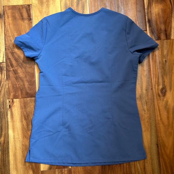 Figs Casma Three-Pocket Scrub Top - Picture 3 of 4